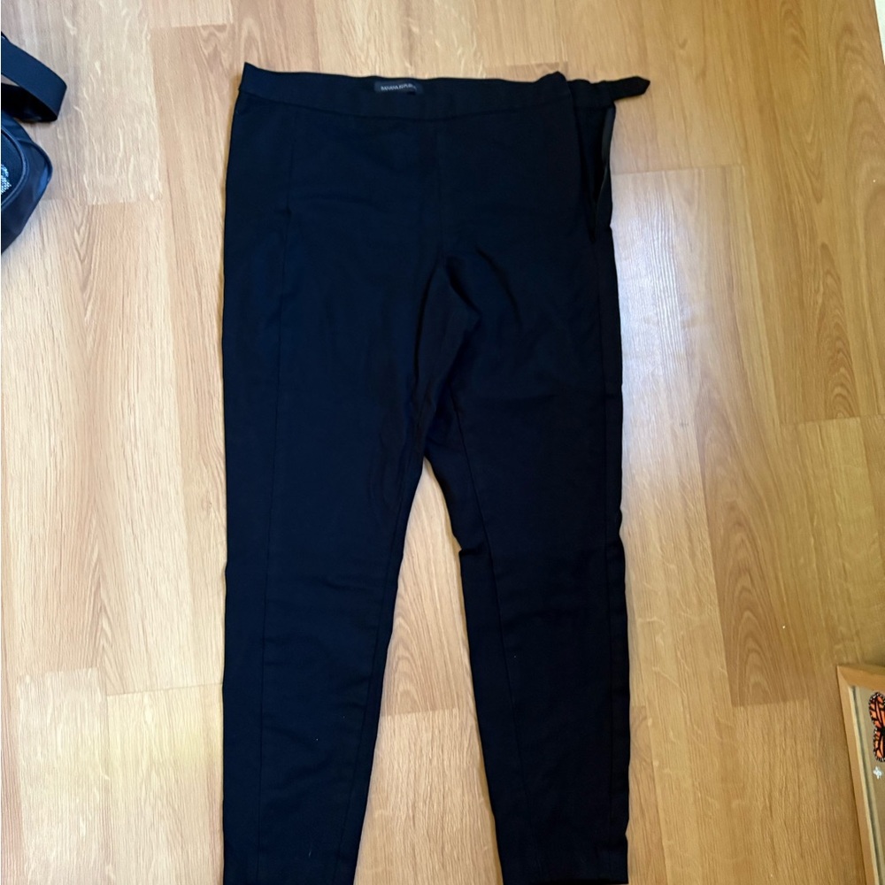 Banana Republic Women’s Black Straight Leg Pants